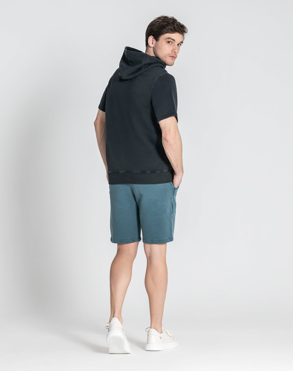 T-SHIRT DE CAPUZ NIRAJ